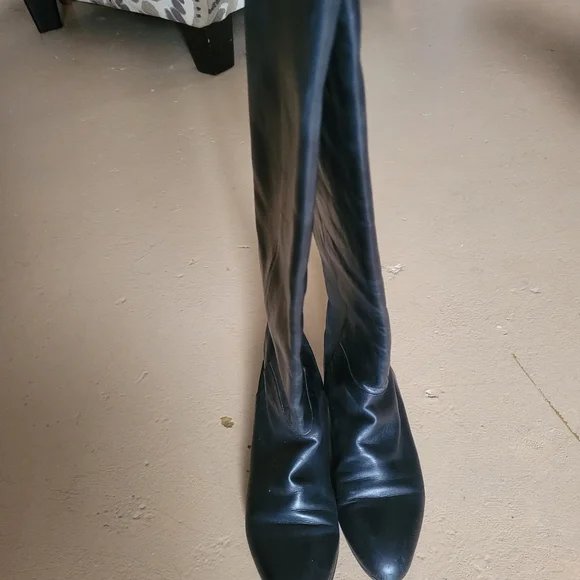 Boots - Picture 4 of 4